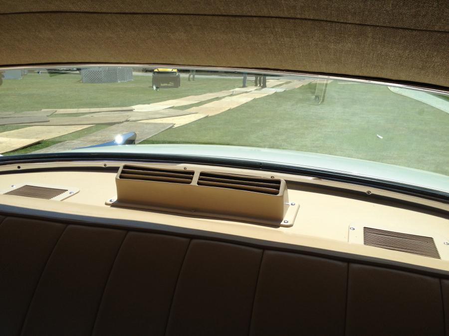 Детали интерьера Chrysler C-300 1955 года  (фото 39 из 98)